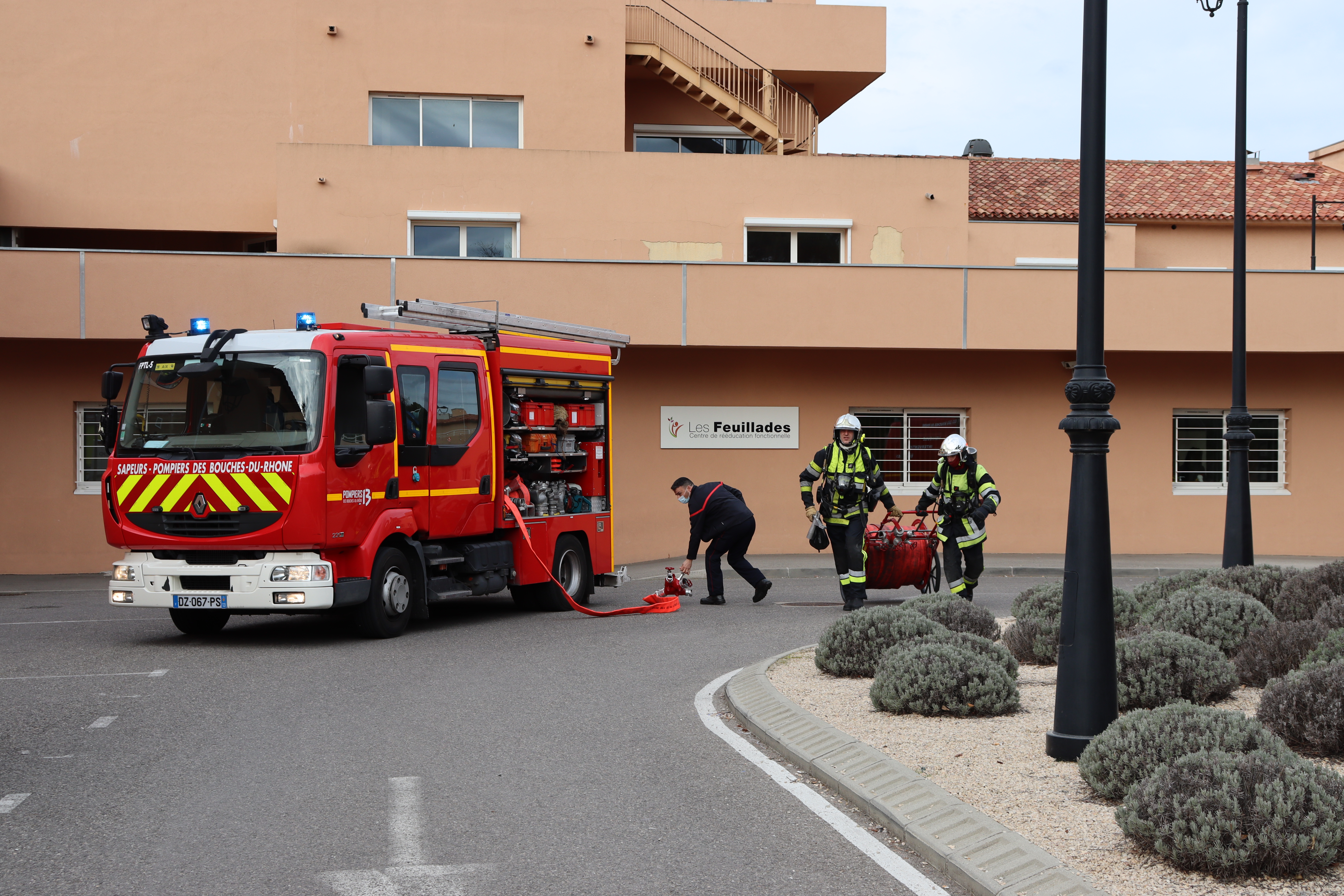 Manœuvre « pompiers » aux feuillades, centre de rééducation à Aix en Provence